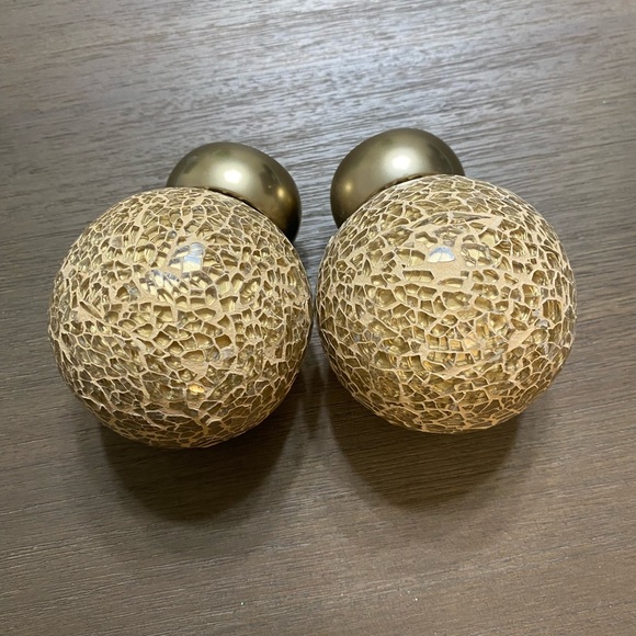 Curtain rod end knobs - Picture 2 of 5